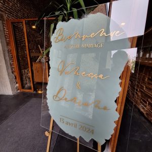 Pancarte d’accueil en plexiglas personnalisée – 50 x 70 cm