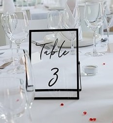 Cadre sur pied noir ajouré avec numéro de table noir - 18 x 13 cm – Image 2