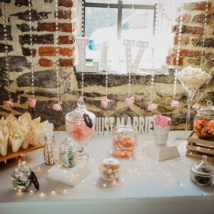 Bar à bonbons pour 50 personnes avec 7 vases garnis