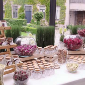 Bar à fleurs pour 30 personnes - décoration et support inclus