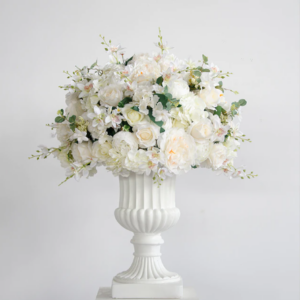 Composition florale artificielle blanche avec eucalyptus - D 50 cm