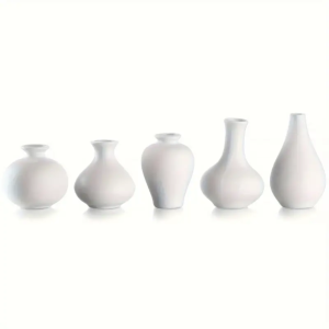 Vase blanc en céramique (modèle divers)