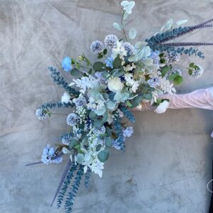 Composition florale artificielle bleue en longueur -  l 35 cm L 100 cm
