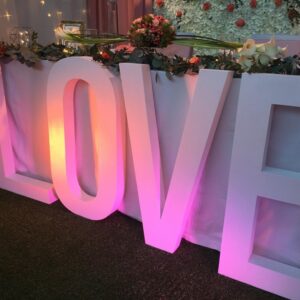 Lettres LOVE bois blanc - 80 cm