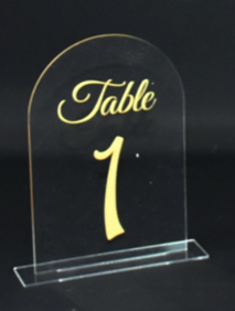 Marque table plexi arrondi avec flocage doré 18 cm
