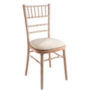 Chaise en bois cérusé avec assise blanche